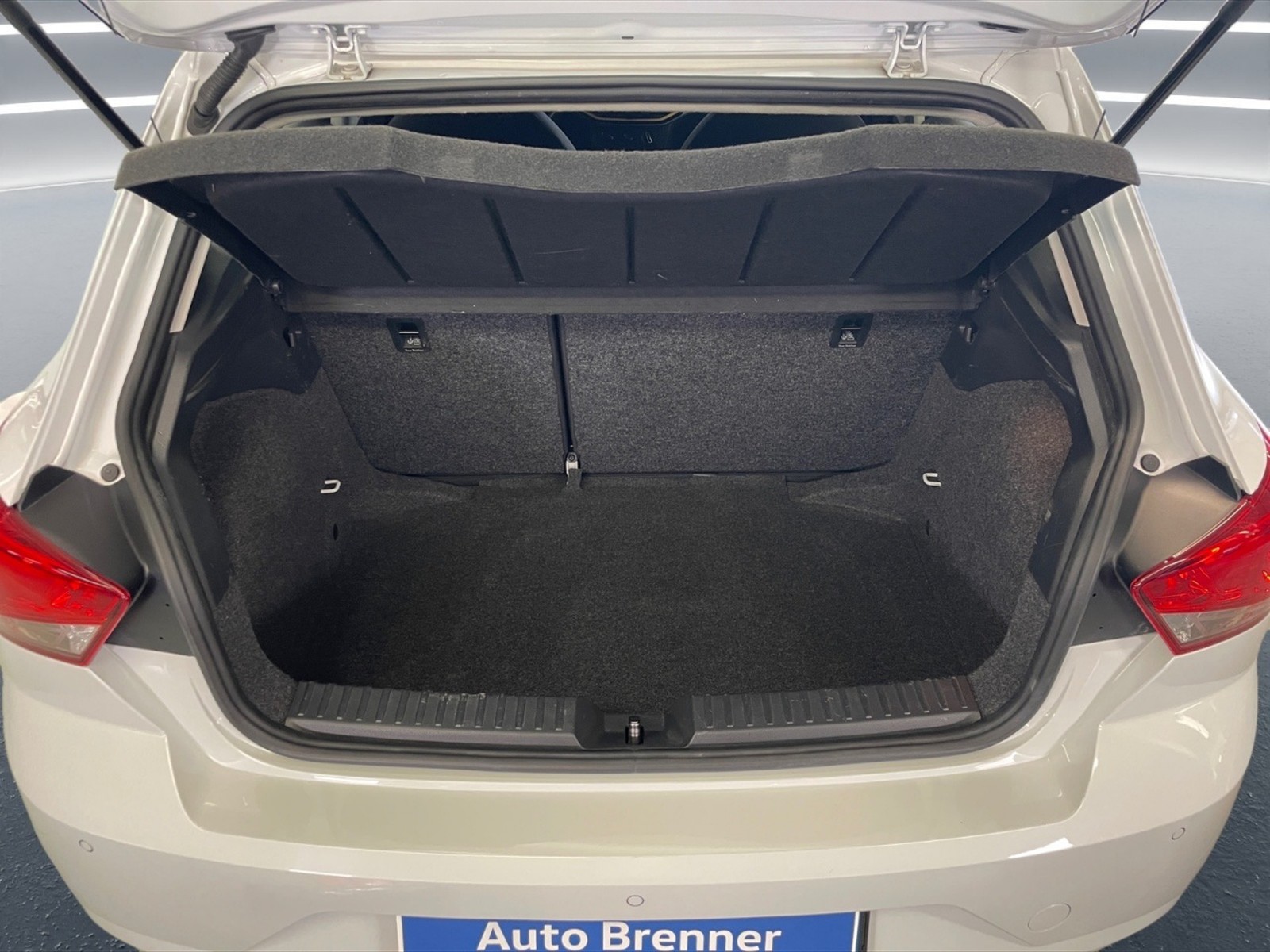 Seat Ibiza 1.0 ecotsi business 95cv - 11