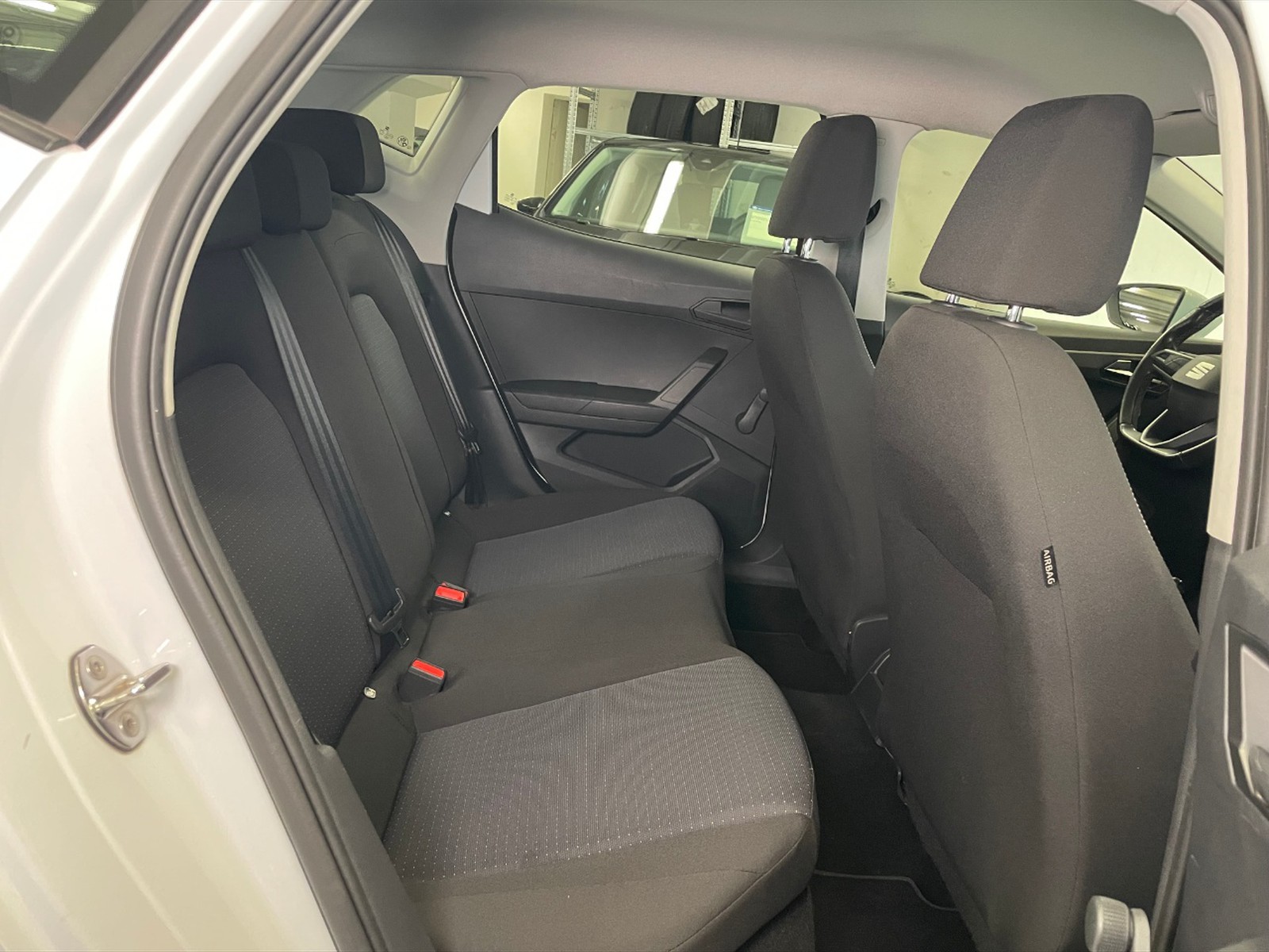 Seat Ibiza 1.0 ecotsi business 95cv - 9