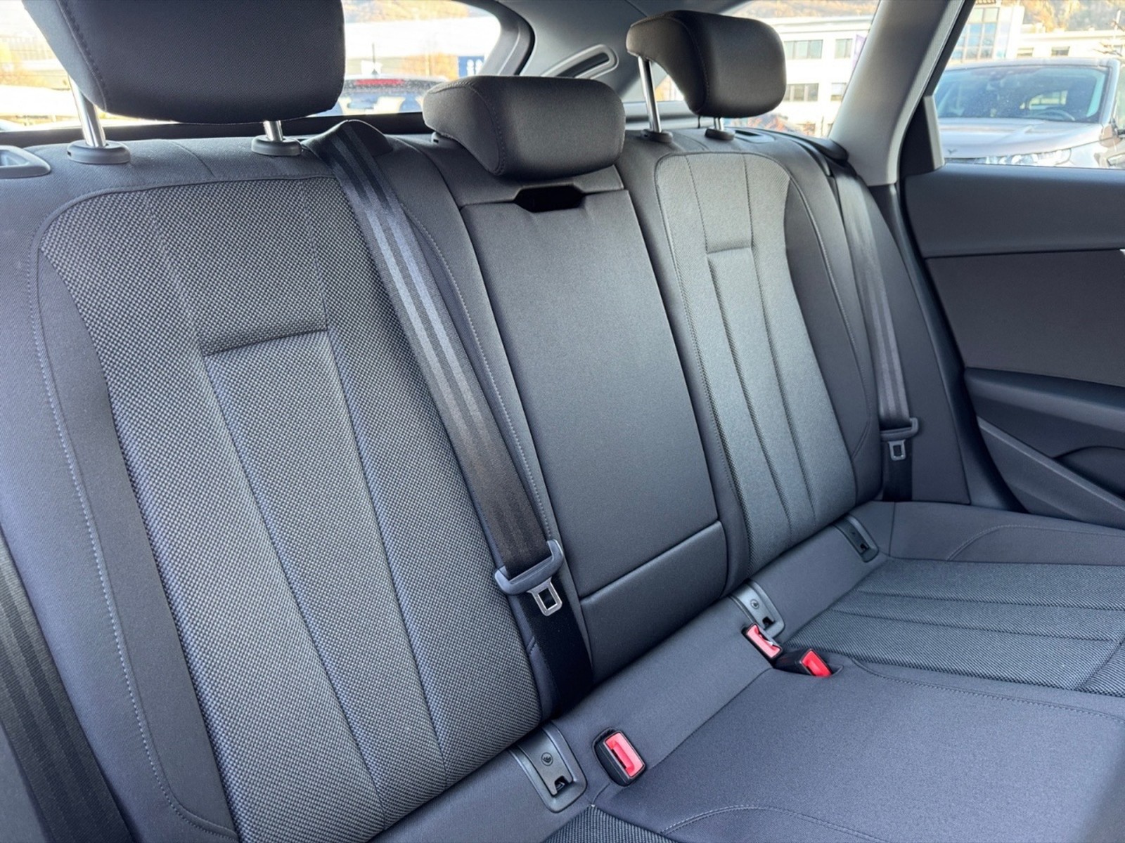 Audi A4 avant 35 2.0 tdi mhev business advanced 163cv s-tronic - 9