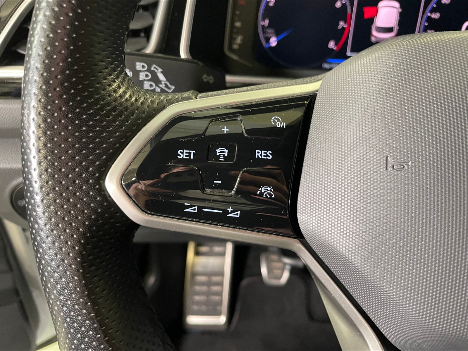 Volkswagen T-Roc 1.5 tsi r-line - 17