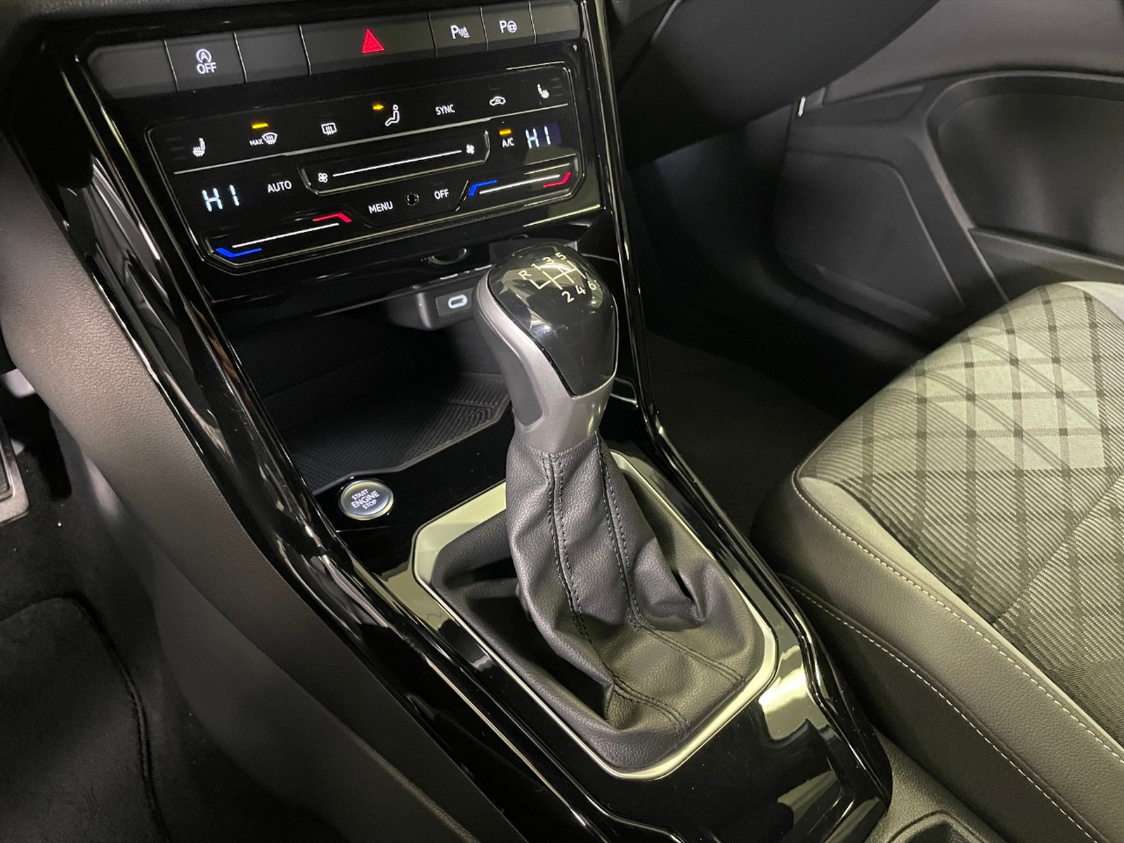 Volkswagen T-Roc 1.5 tsi r-line - 19