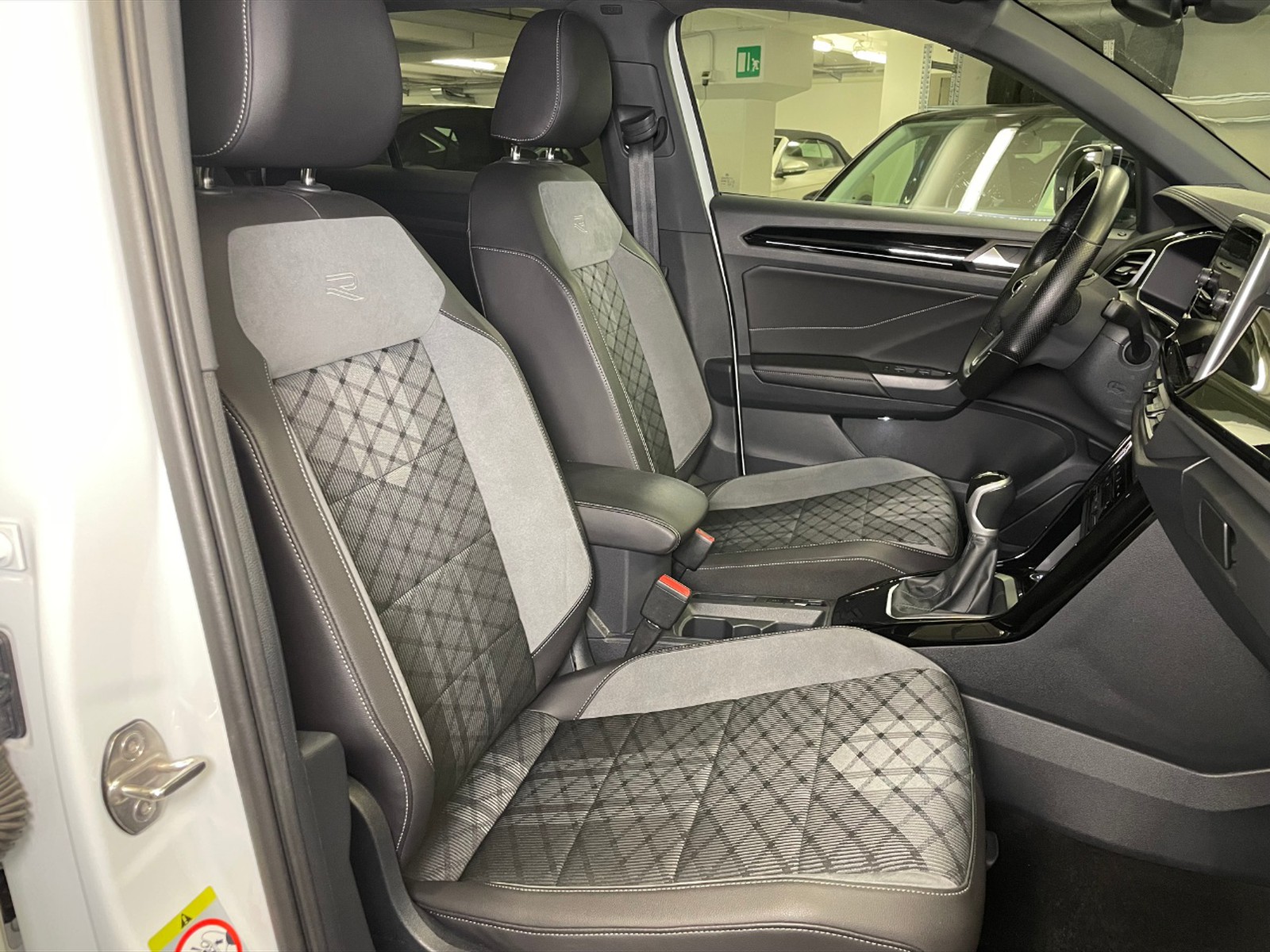 Volkswagen T-Roc 1.5 tsi r-line - 9