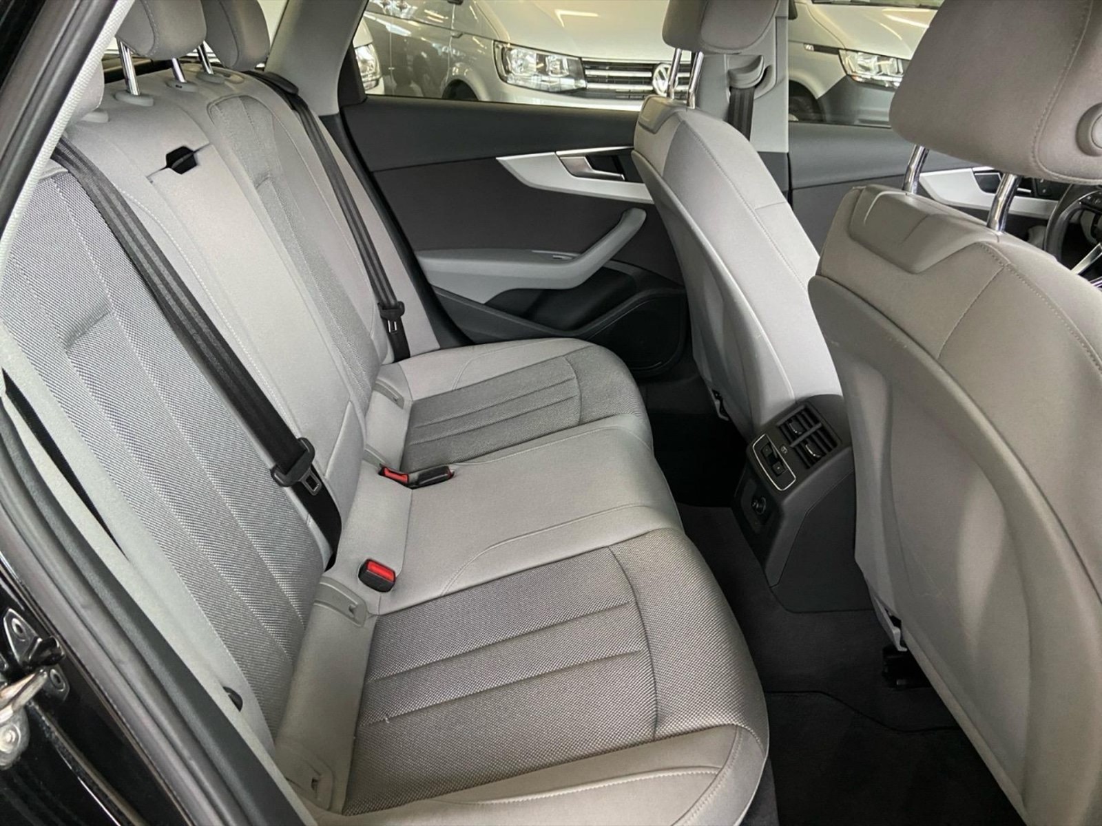 Audi A4 avant 40 2.0 tdi mhev business advanced quattro 204cv s-tronic - 9