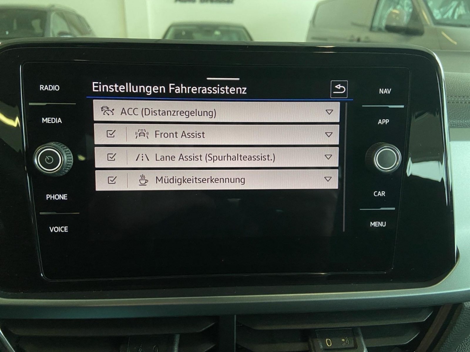 Volkswagen T-Roc 1.0 tsi life 110cv - 22