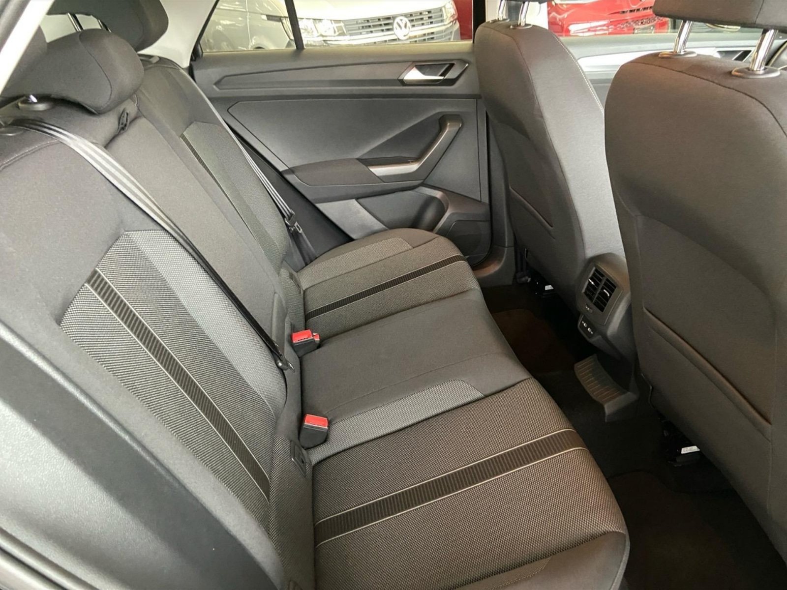 Volkswagen T-Roc 1.0 tsi life 110cv - 10