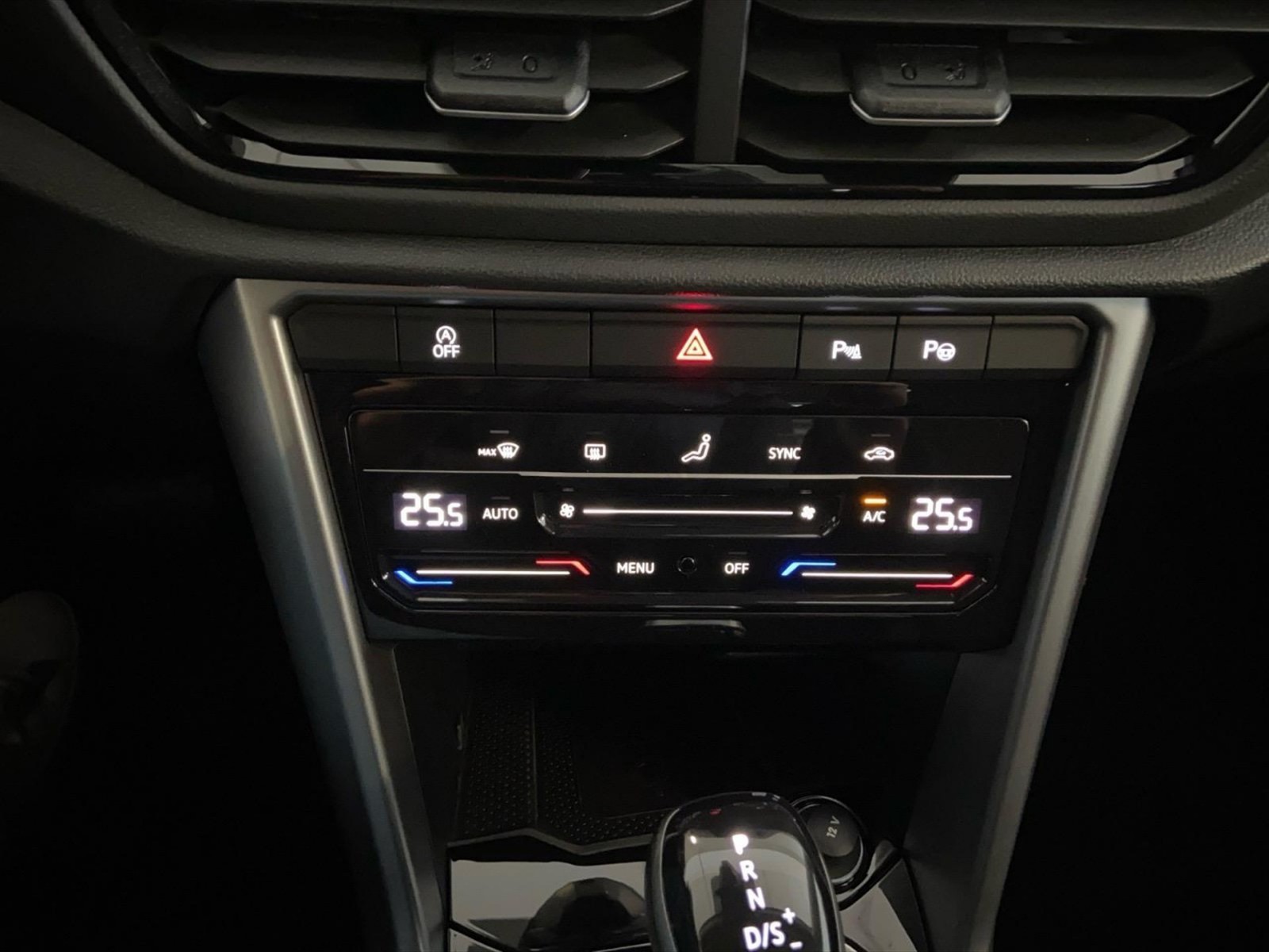 Volkswagen T-Roc 1.5 tsi life dsg - 27