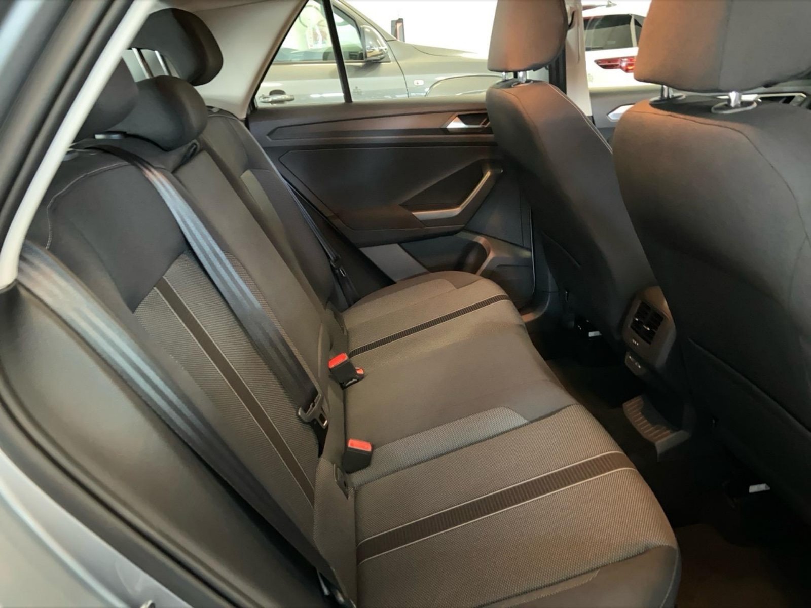 Volkswagen T-Roc 1.5 tsi life dsg - 10