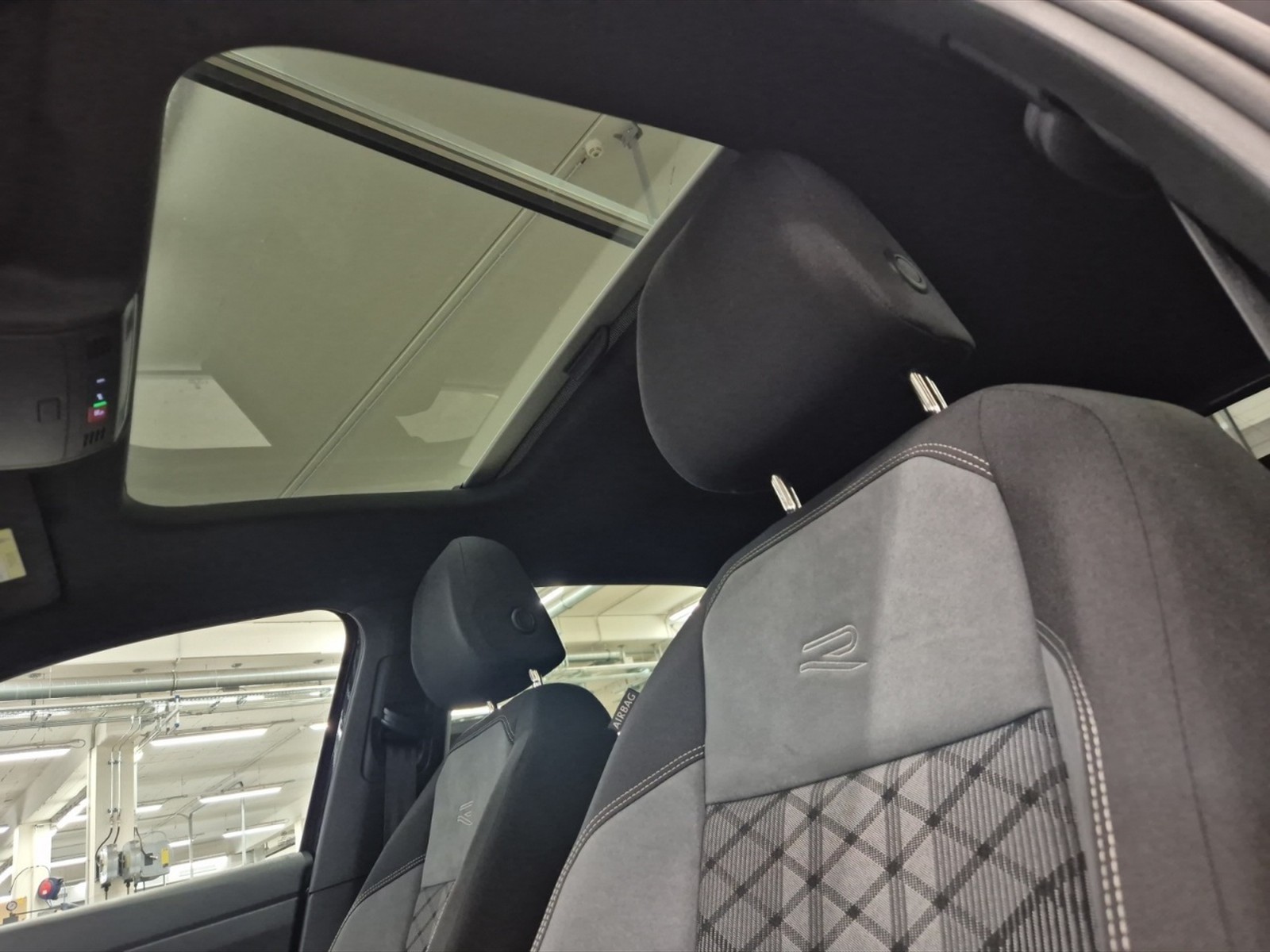 Volkswagen Taigo 1.0 tsi r-line 115cv - 18