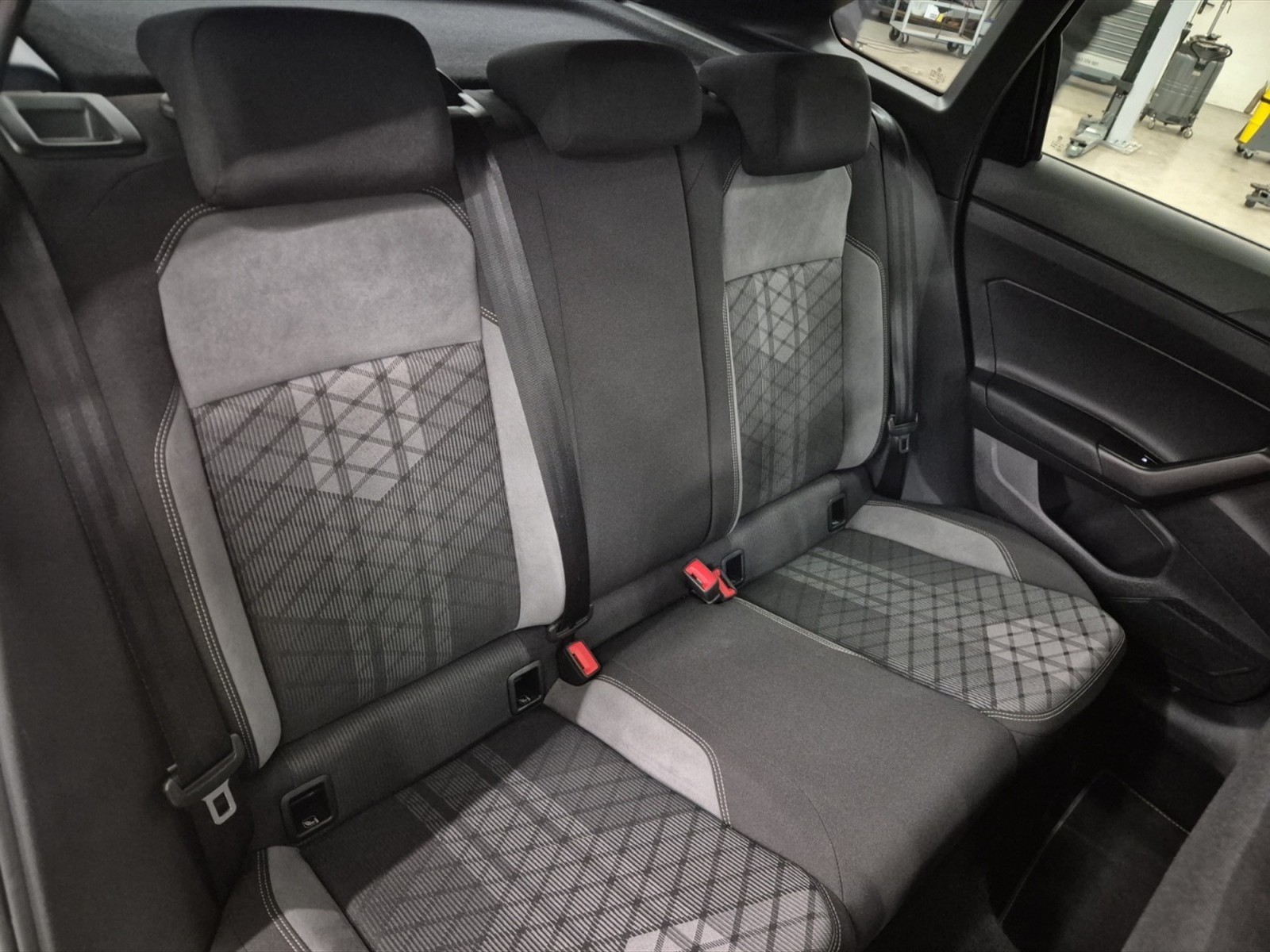 Volkswagen Taigo 1.0 tsi r-line 115cv - 10