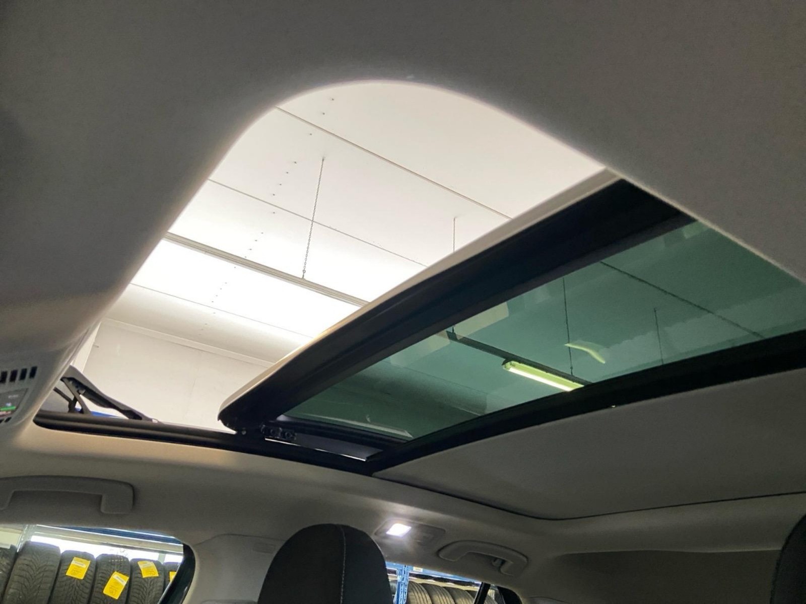 Volkswagen T-Roc 1.5 tsi style dsg - 28