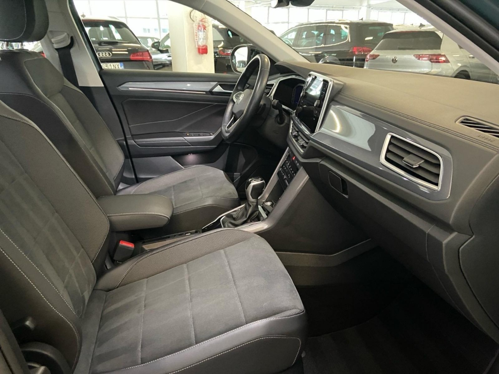 Volkswagen T-Roc 1.5 tsi style dsg - 9