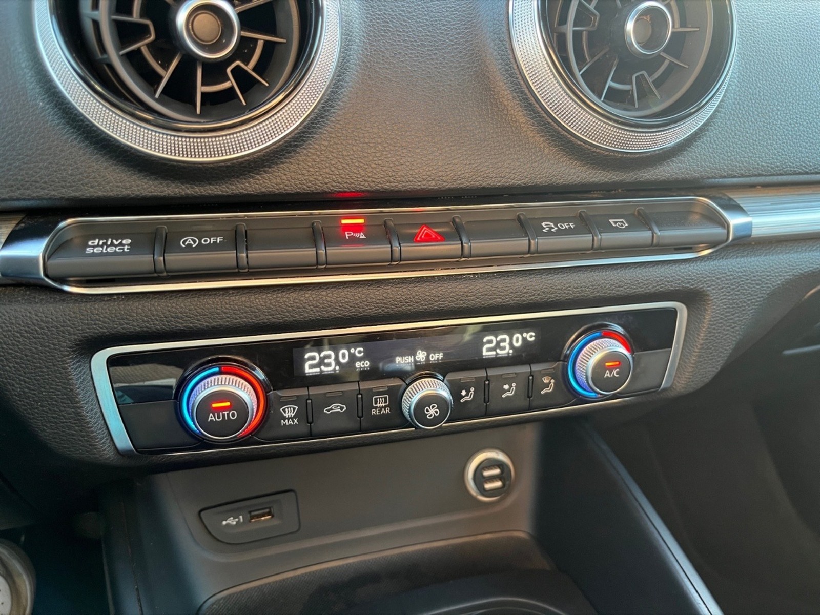 Audi A3 sportback 30 1.6 tdi sport 116cv s-tronic - 19