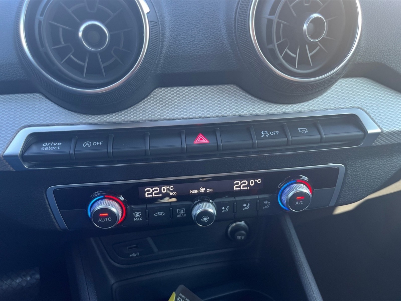 Audi Q2 35 2.0 tdi admired advanced quattro s-tronic - 18