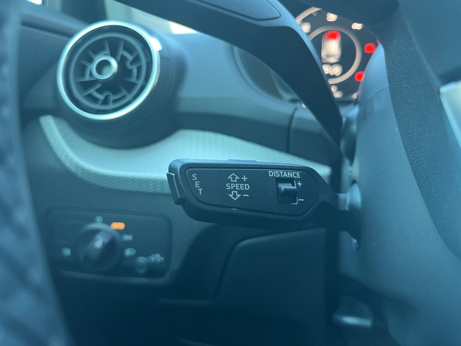 Audi Q2 35 2.0 tdi admired advanced quattro s-tronic - 20