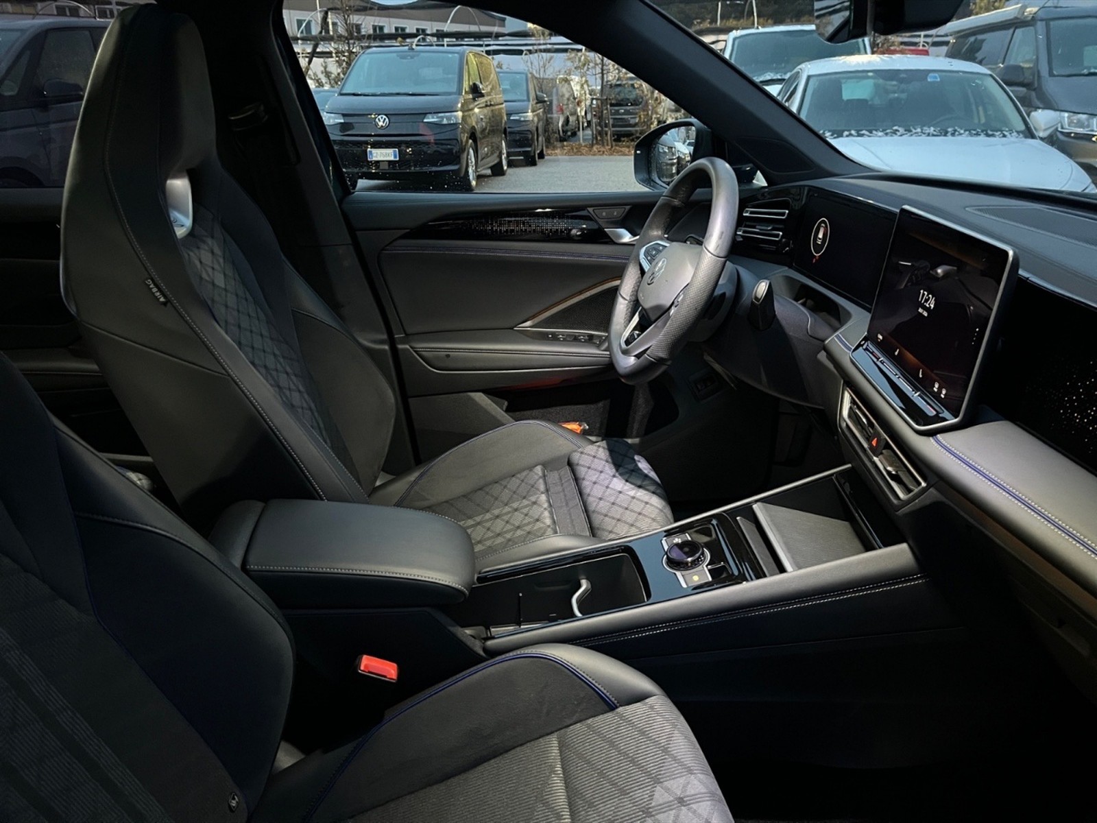 Volkswagen Tiguan 2.0 tdi r-line plus 4motion 193cv dsg - 9