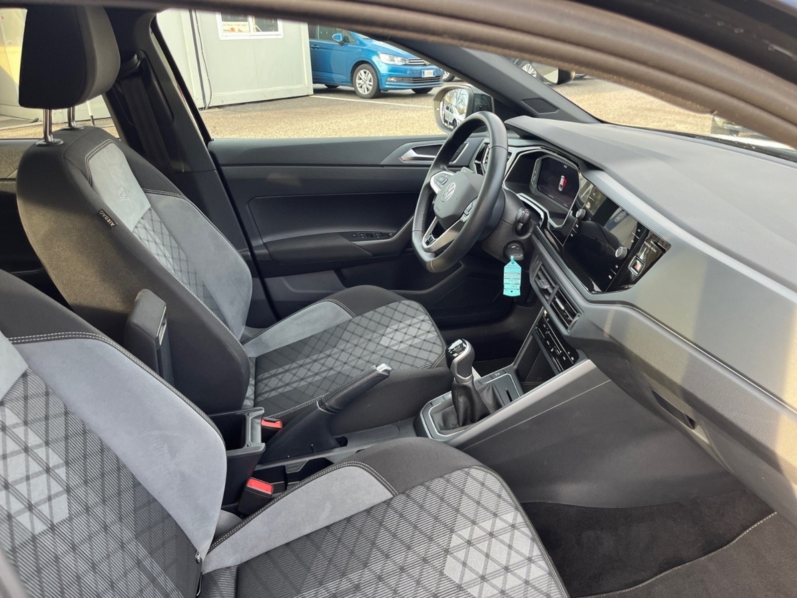 Volkswagen Taigo 1.0 tsi r-line 115cv - 9
