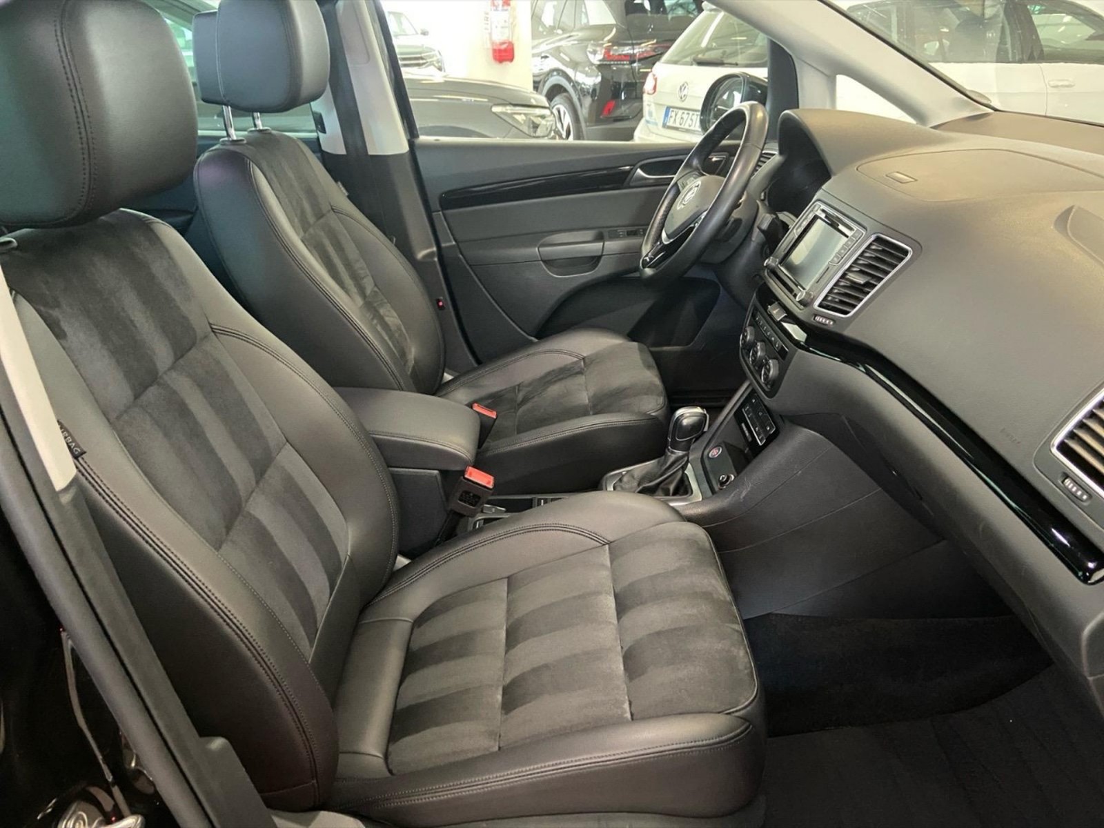 Volkswagen Sharan 2.0 tdi executive 4motion 177cv dsg - 9