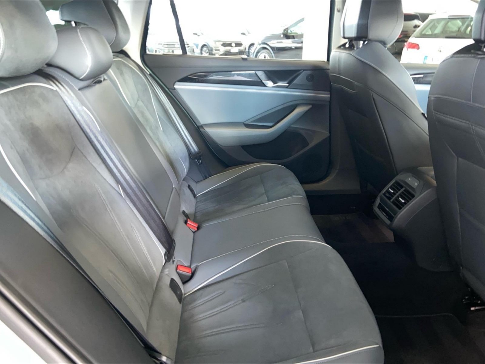 Volkswagen Passat 1.5 etsi act business 150cv dsg - 10