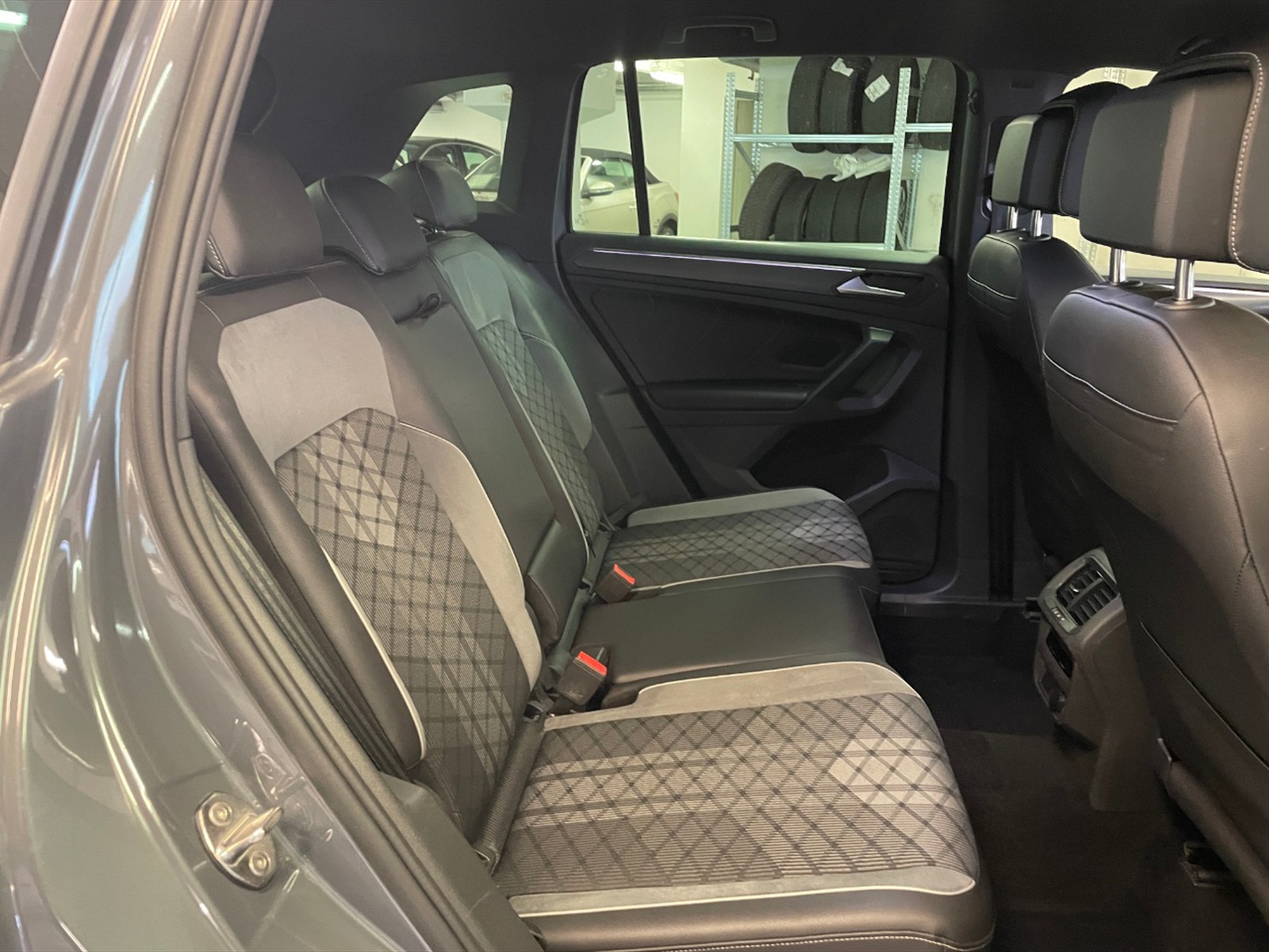 Volkswagen Tiguan 2.0 tdi r-line 4motion 150cv dsg - 10