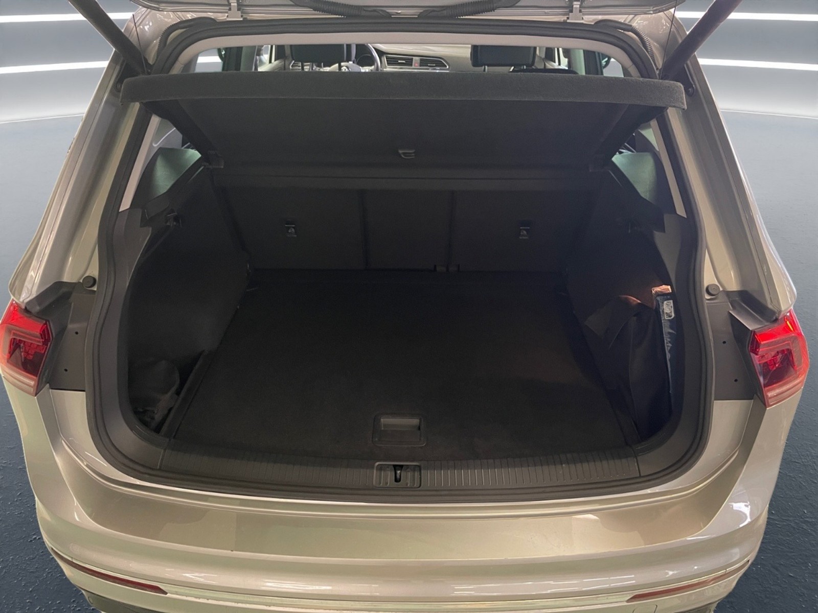 Volkswagen Tiguan Advanced R-Line 2.0 tdi 4motion 150cv dsg - 12