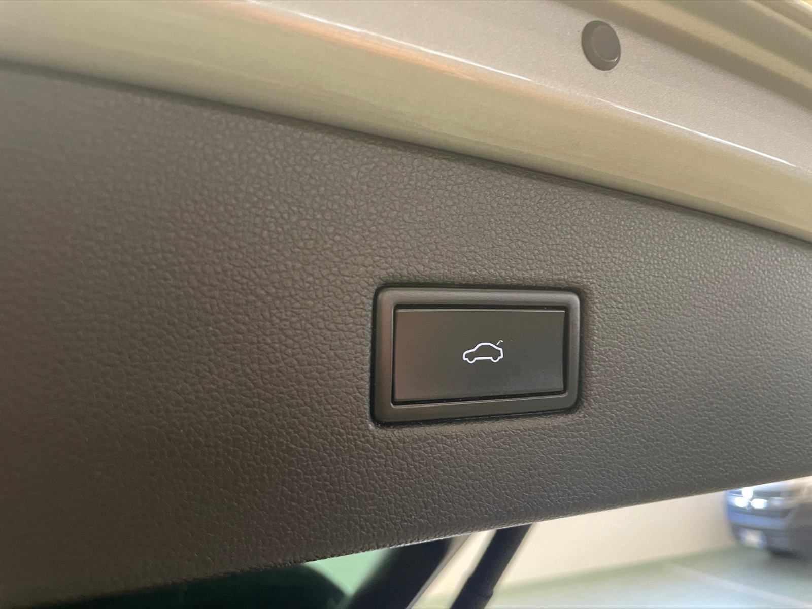 Volkswagen Tiguan Advanced R-Line 2.0 tdi 4motion 150cv dsg - 23