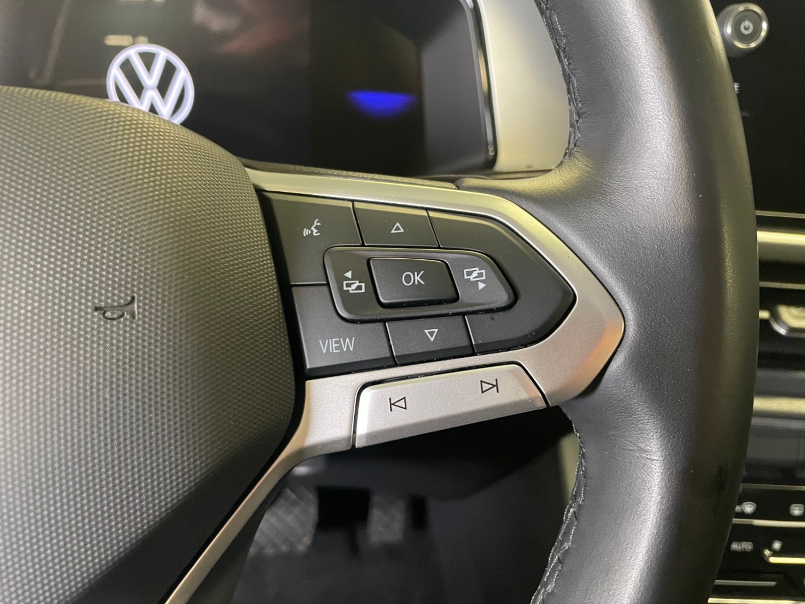 Volkswagen T-Roc 1.5 tsi life dsg - 18