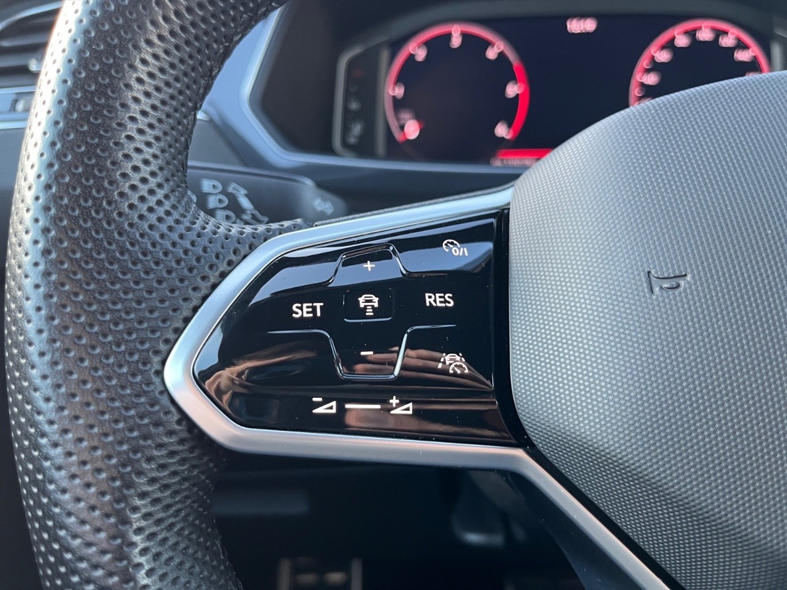 Volkswagen Tiguan 2.0 tdi r-line 4motion 150cv dsg - 13