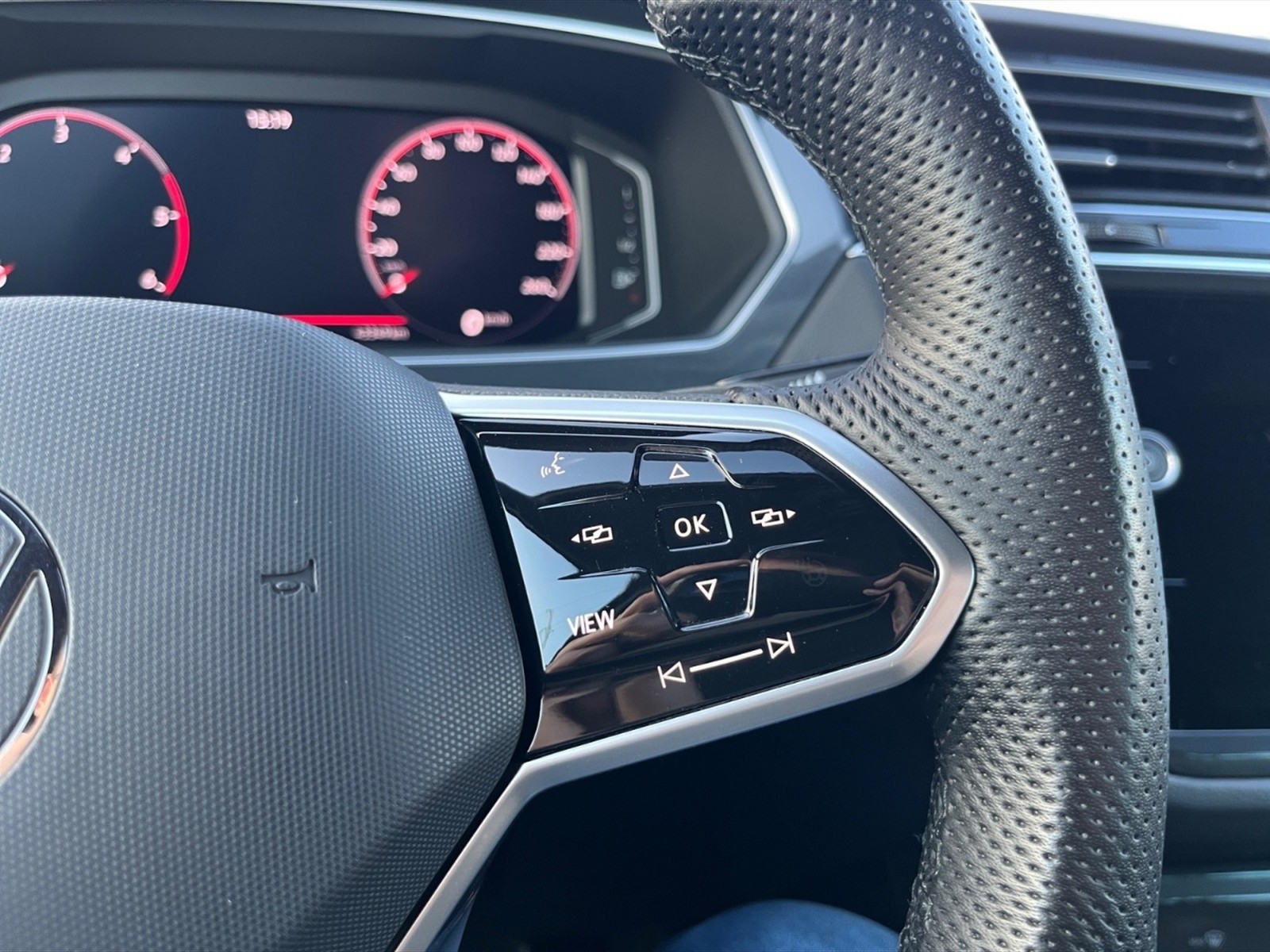 Volkswagen Tiguan 2.0 tdi r-line 4motion 150cv dsg - 14