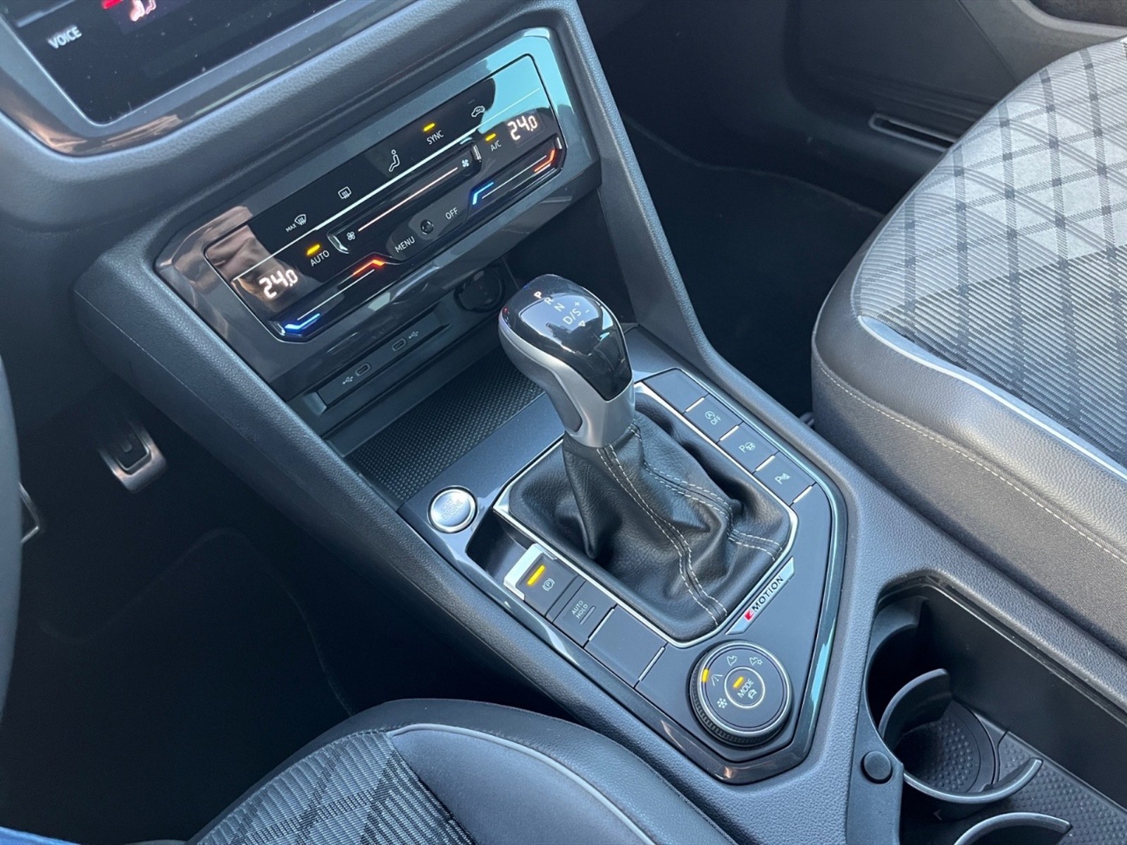 Volkswagen Tiguan 2.0 tdi r-line 4motion 150cv dsg - 24