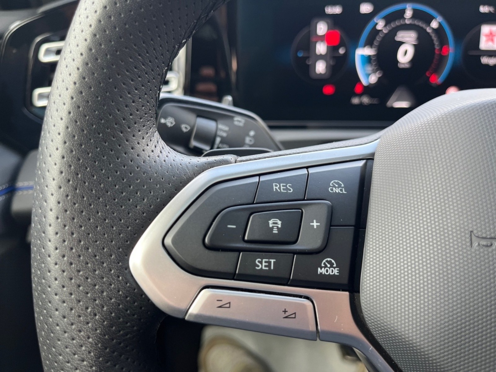 Volkswagen Tiguan 2.0 tdi r-line plus 4motion 193cv dsg - 13