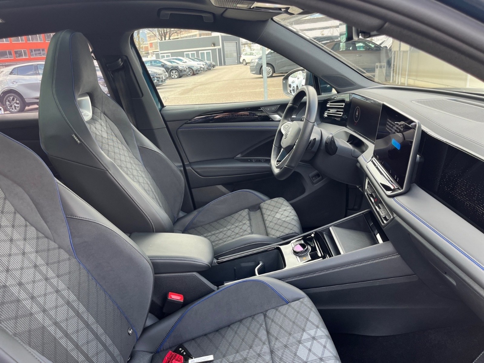 Volkswagen Tiguan 2.0 tdi r-line plus 4motion 193cv dsg - 9