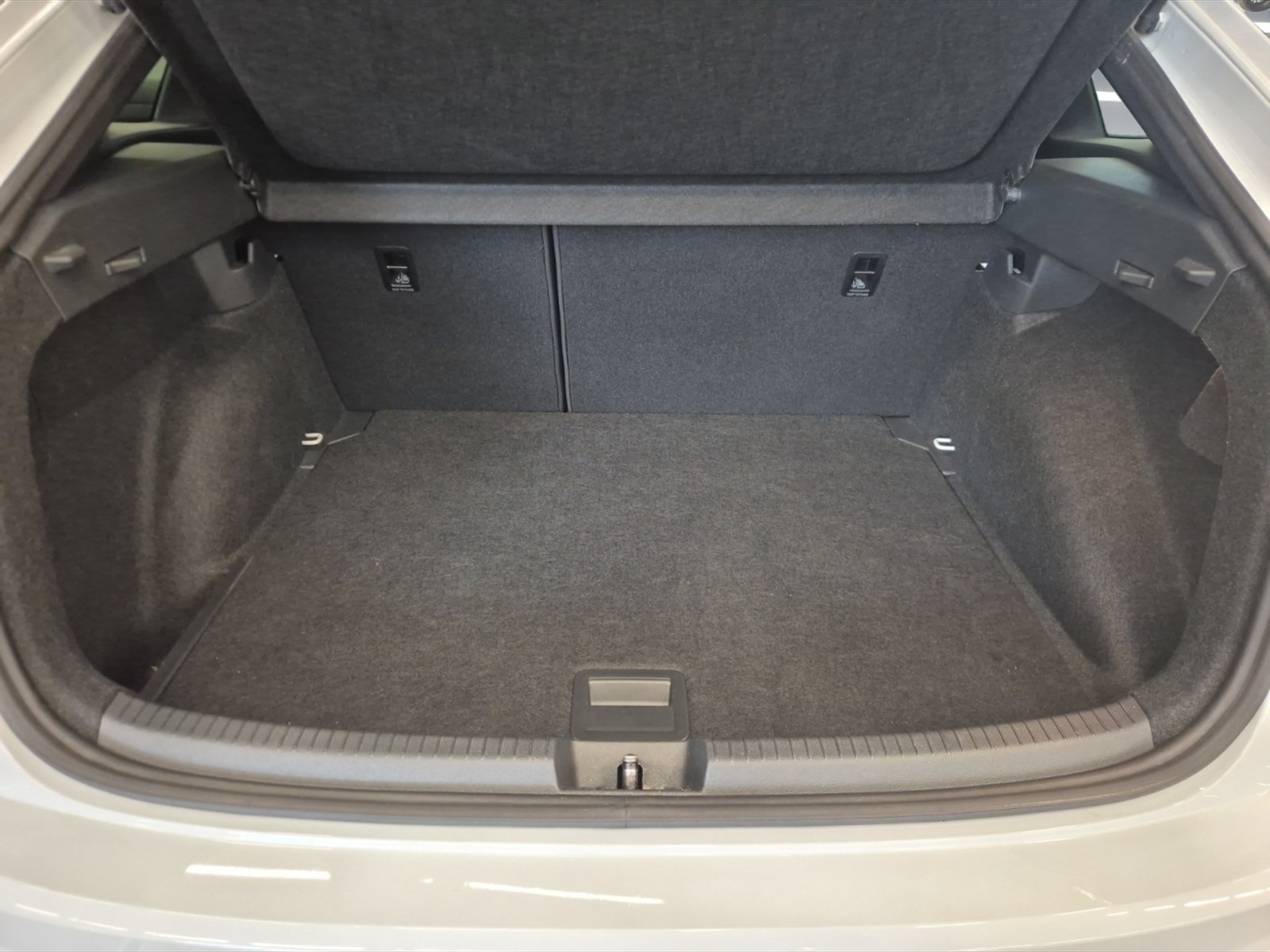 Volkswagen Taigo 1.0 TSI R-Line 110 CV, gancio traino - 12