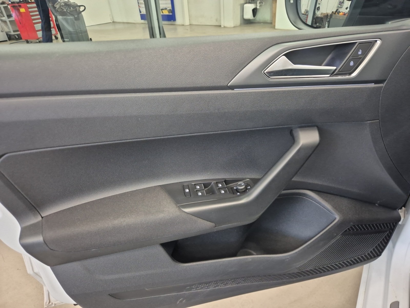 Volkswagen Taigo 1.0 TSI R-Line 110 CV, gancio traino - 21