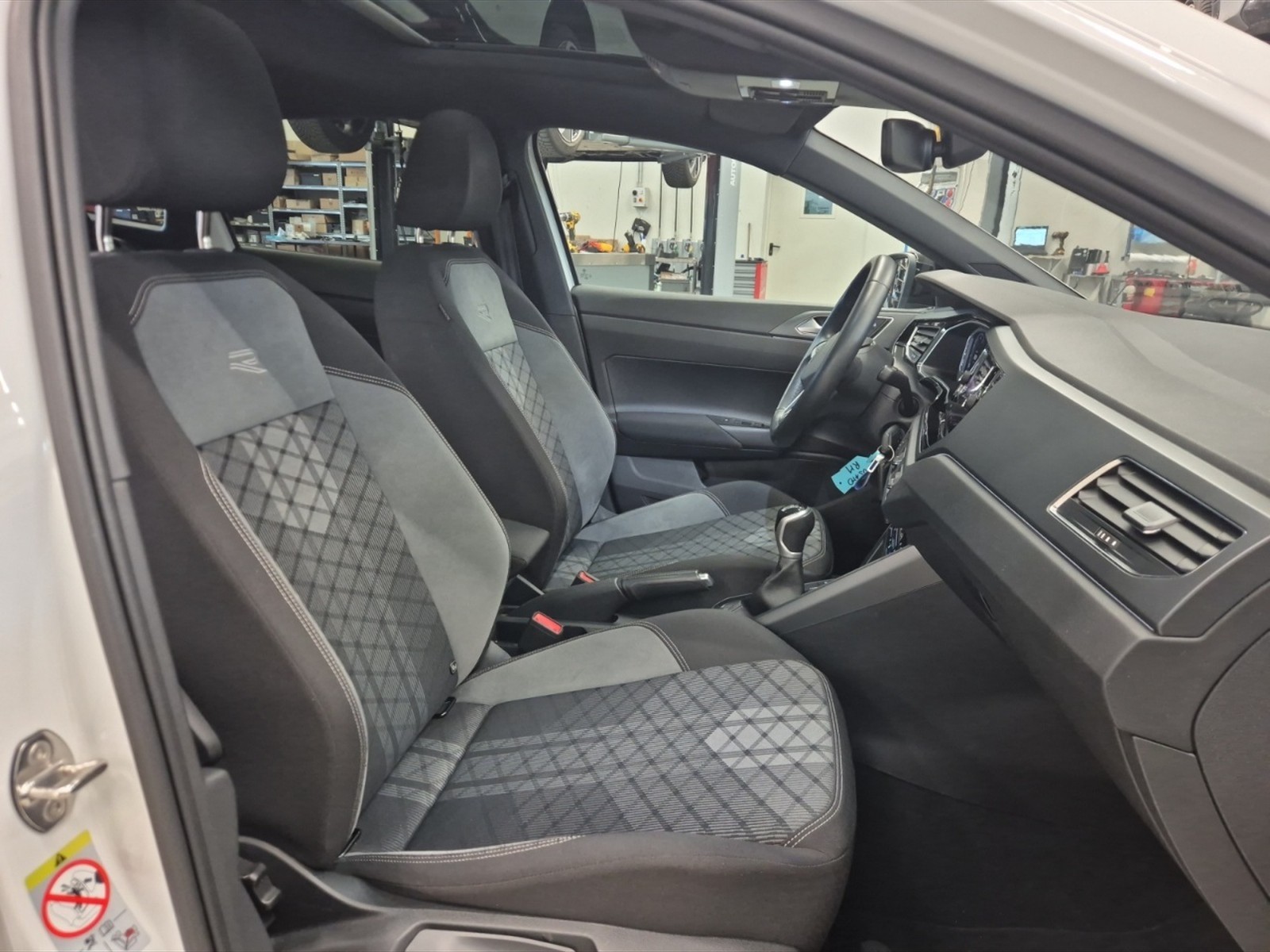 Volkswagen Taigo 1.0 TSI R-Line 110 CV, gancio traino - 9