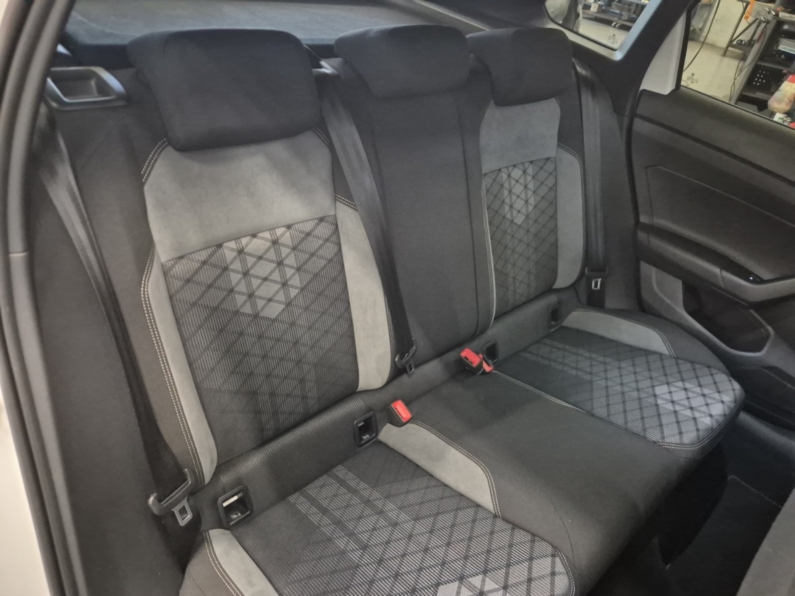 Volkswagen Taigo 1.0 TSI R-Line 110 CV, gancio traino - 10
