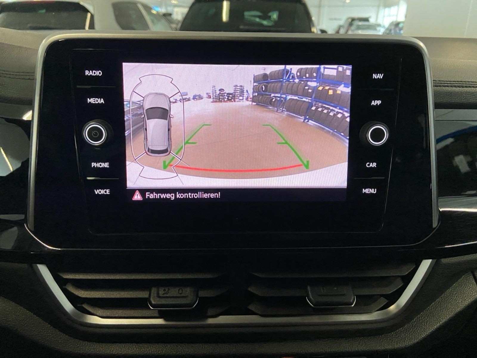 Volkswagen T-Roc 1.5 tsi r-line - 25