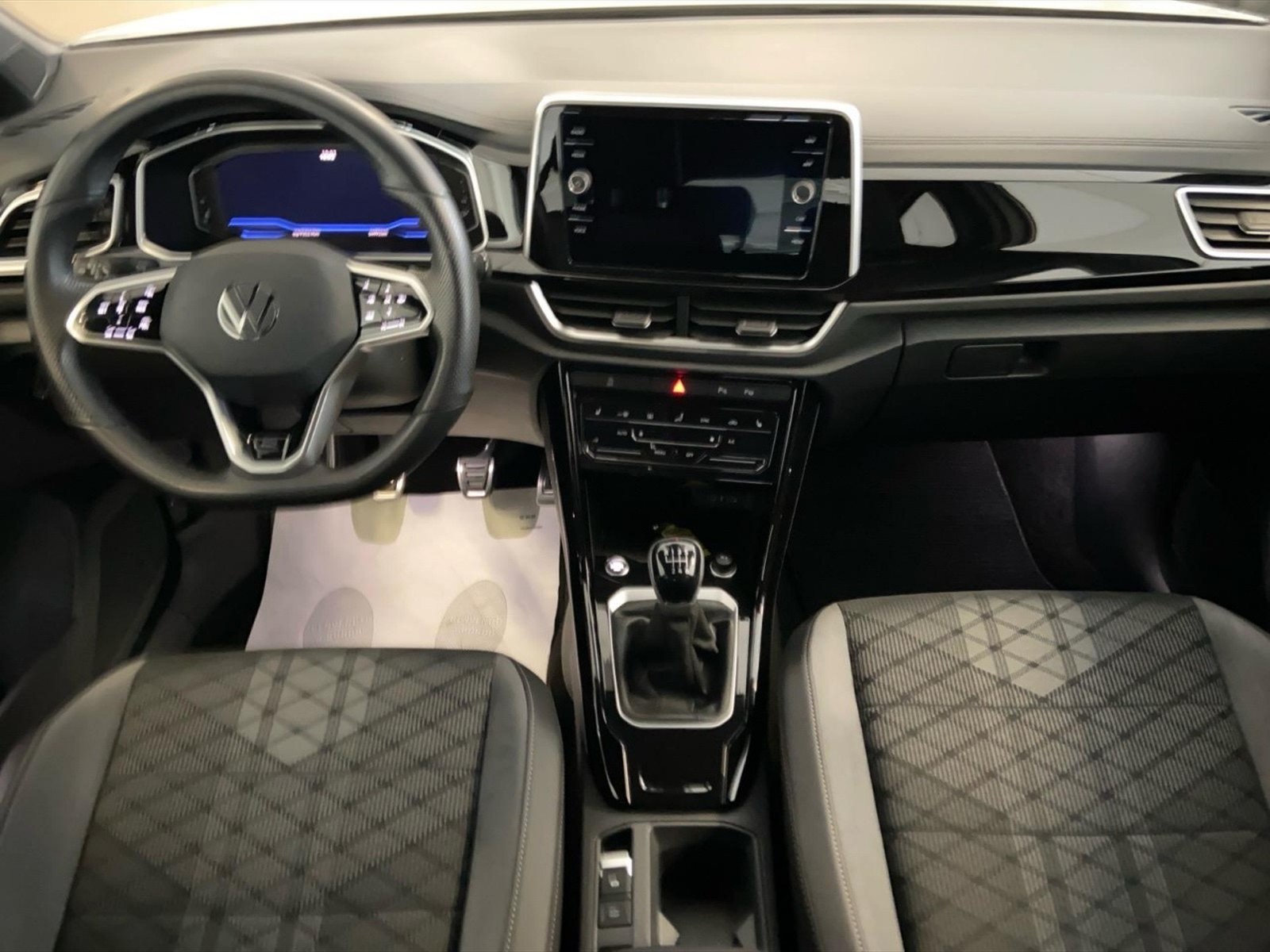 Volkswagen T-Roc 1.5 tsi r-line - 7