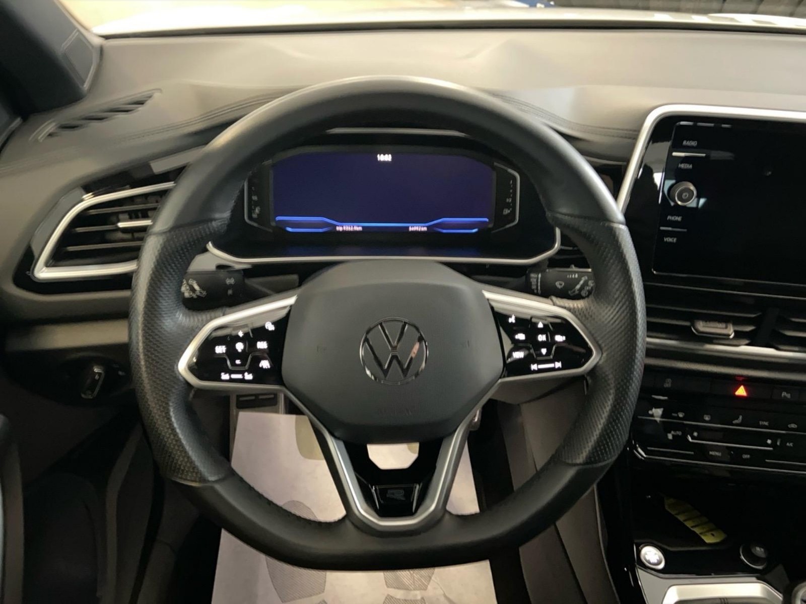 Volkswagen T-Roc 1.5 tsi r-line - 8