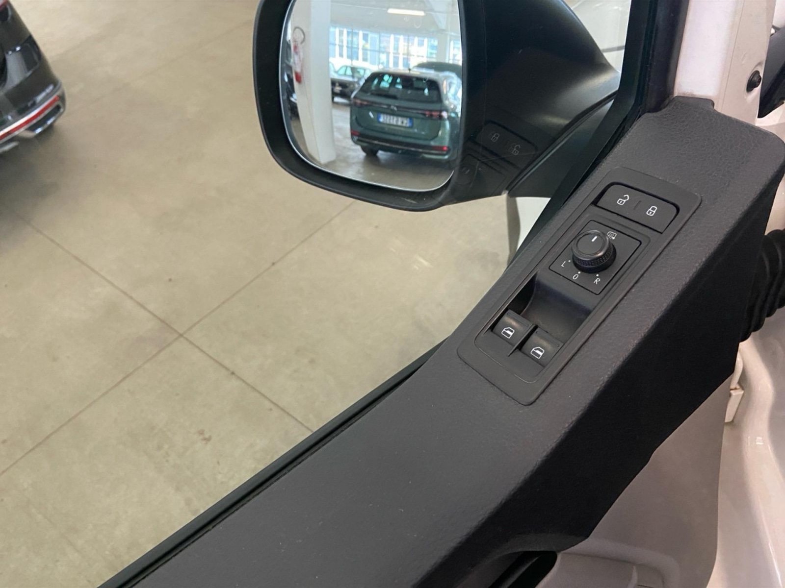 Volkswagen VIC T6 Transporter t6 28 2.0 tdi 102cv p.c. e6 - 13