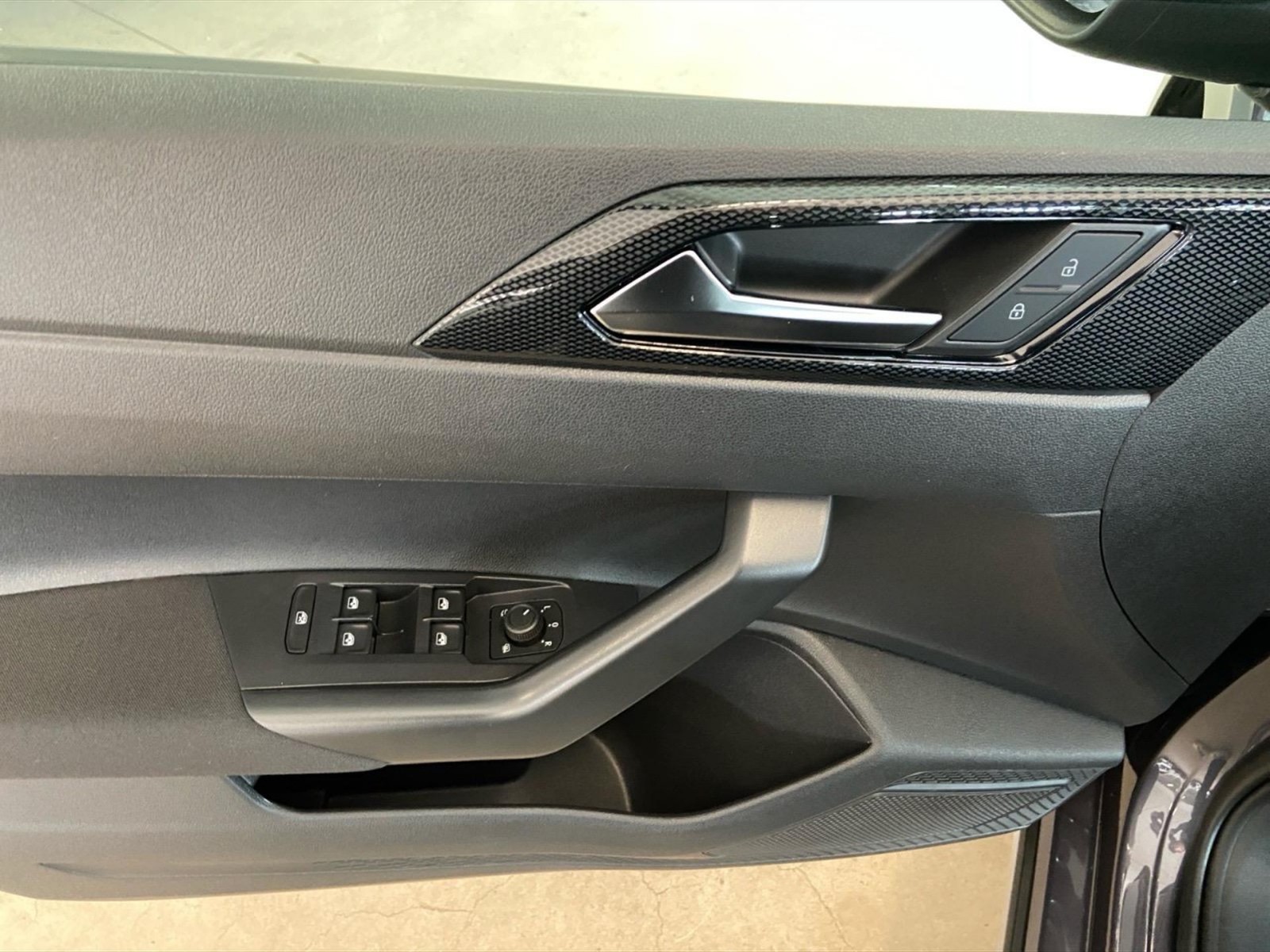 Volkswagen Taigo 1.0 tsi life 110cv - 14