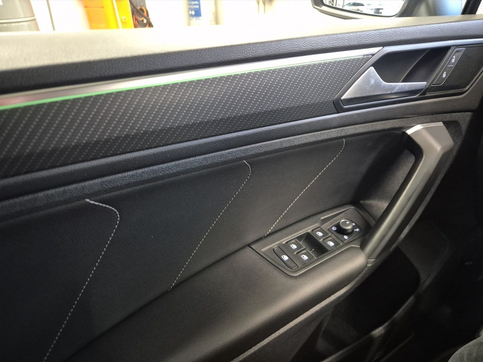 Volkswagen Tiguan 2.0 tdi r-line 4motion 150cv dsg - 19