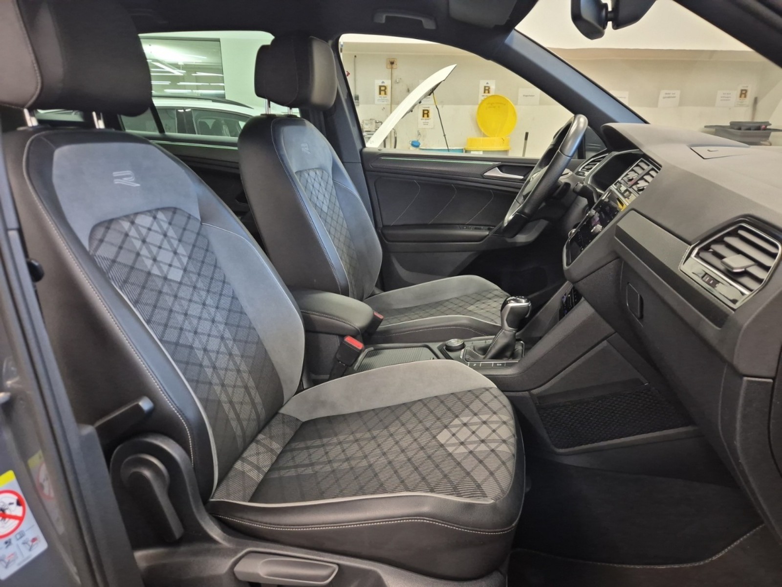 Volkswagen Tiguan 2.0 tdi r-line 4motion 150cv dsg - 9