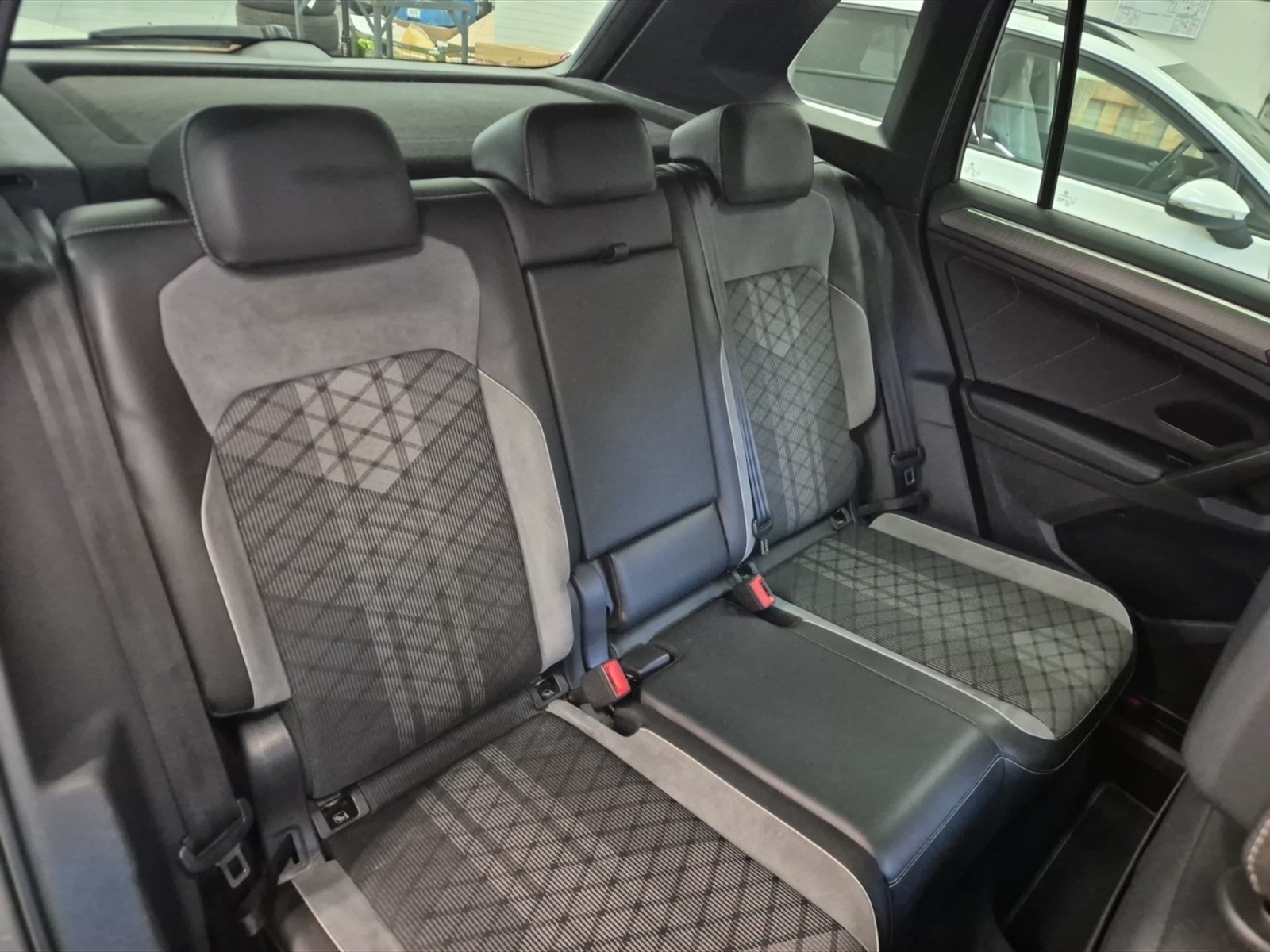 Volkswagen Tiguan 2.0 tdi r-line 4motion 150cv dsg - 10