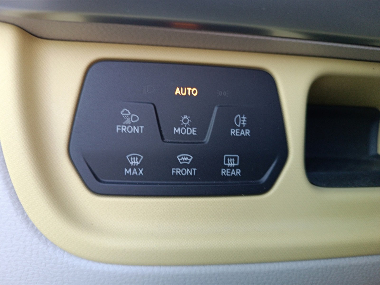 Volkswagen ID Buzz passo corto 77 kwh pro+ - 16
