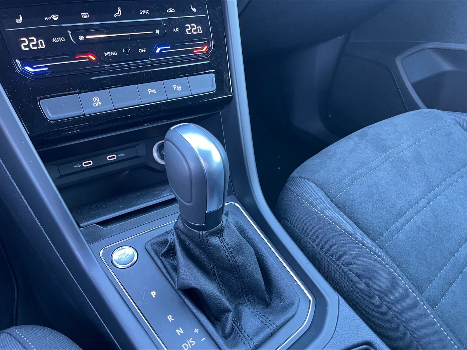 Volkswagen Touran 2.0 tdi business dsg - 18