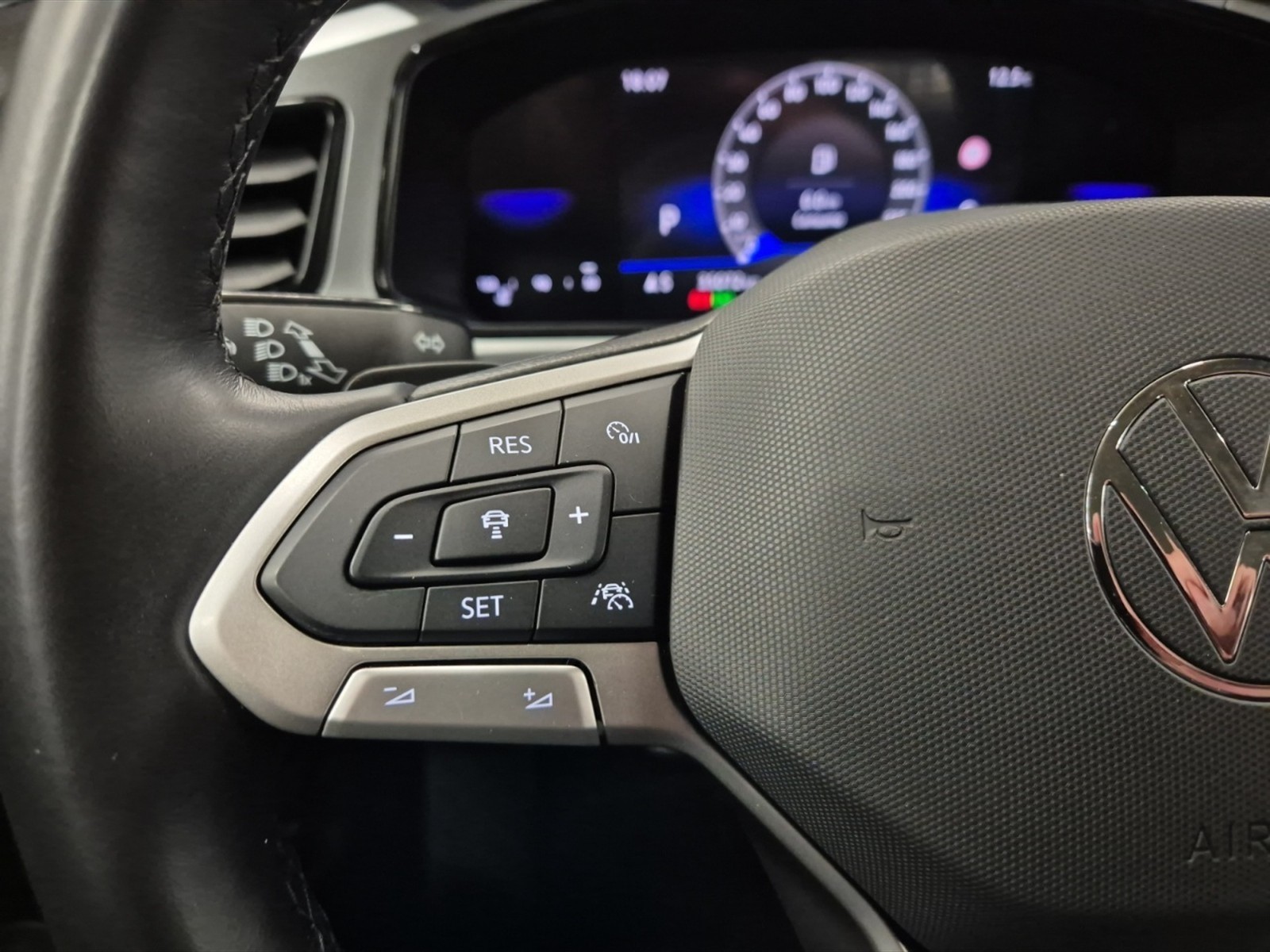 Volkswagen T-Roc 1.5 tsi life dsg - 14