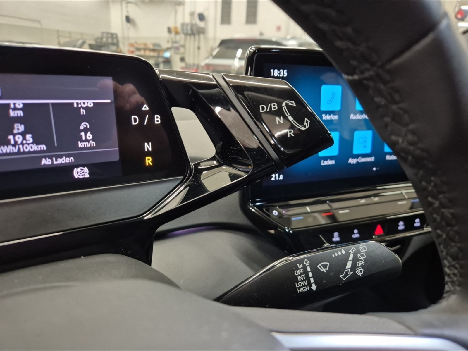 Volkswagen ID.3 Pro electric 150kW 1-speed automatic 4 doors - 21