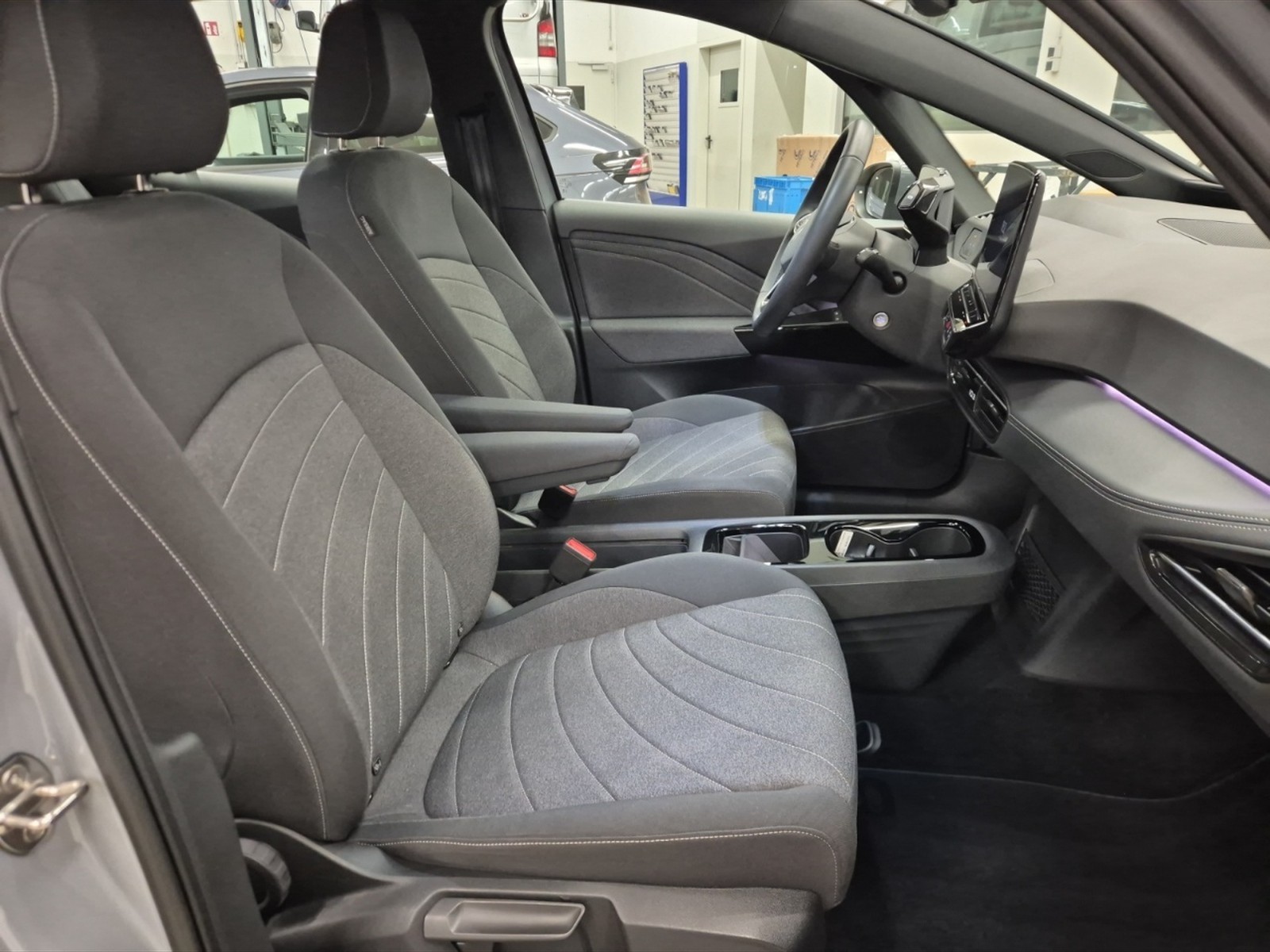 Volkswagen ID.3 Pro electric 150kW 1-speed automatic 4 doors - 9