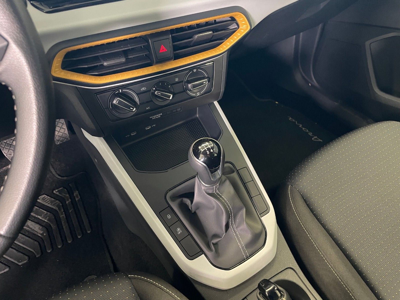 Seat Arona 1.0 ecotsi style 95cv - 18