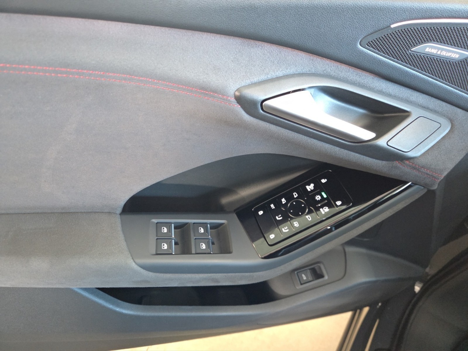 Audi Q6 e-tron e-tron edition one grey quattro 387cv - 11